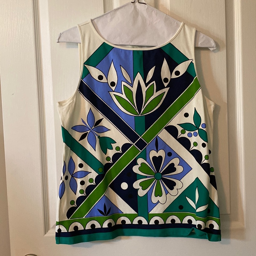 It’s a blue green kind of day - business or casual.